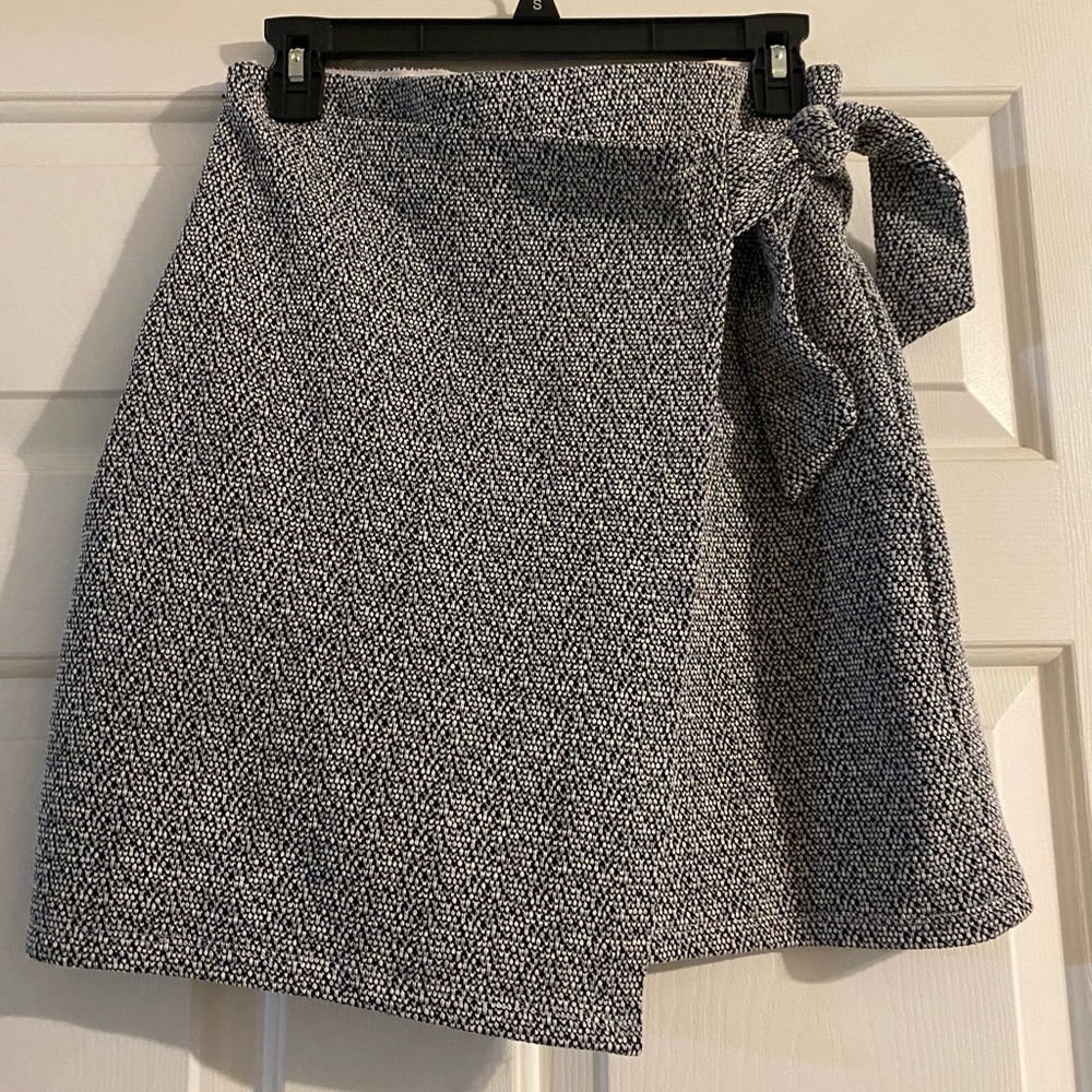 Size Small Black and White Loft Skirt